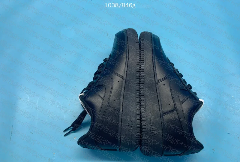 Nike Air Force 1 - Black 2