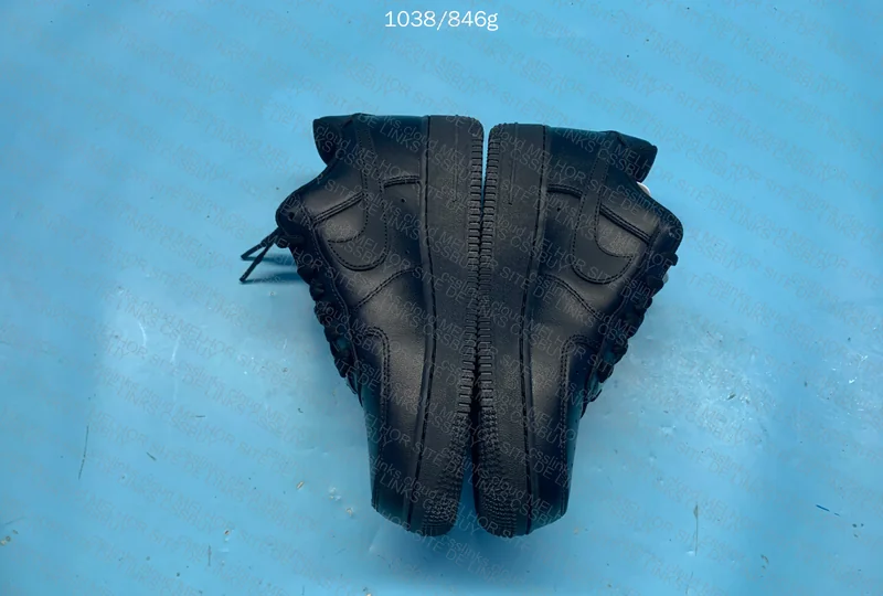 Nike Air Force 1 - Black 4