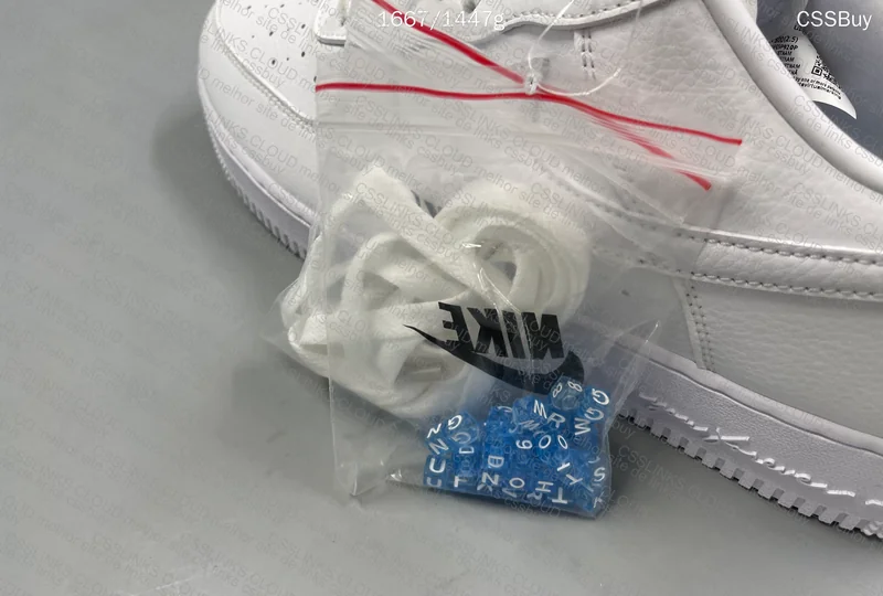 Nike AIR FORCE 1 X NOCTA (GL?) 3