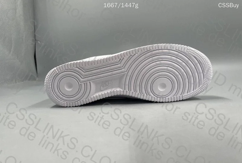 Nike AIR FORCE 1 X NOCTA (GL?) 9