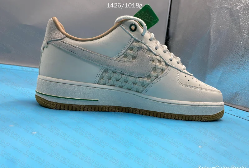 NIKE AIR FORCE BAMBOO 4