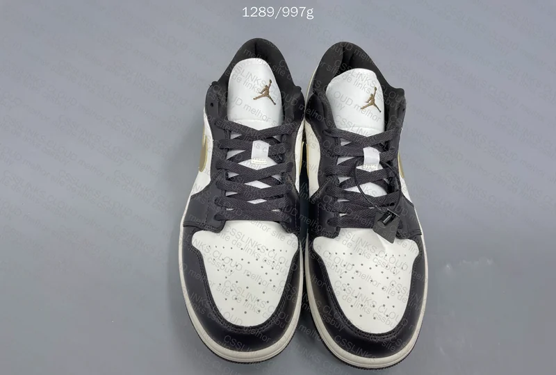 NIKE AIR JORDAN 1