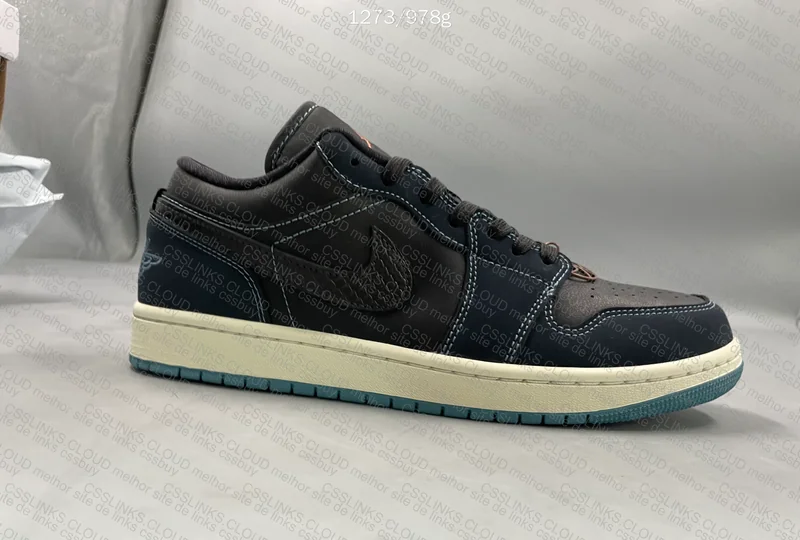 Nike Air Jordan 1 Black Dark Obsidian 3
