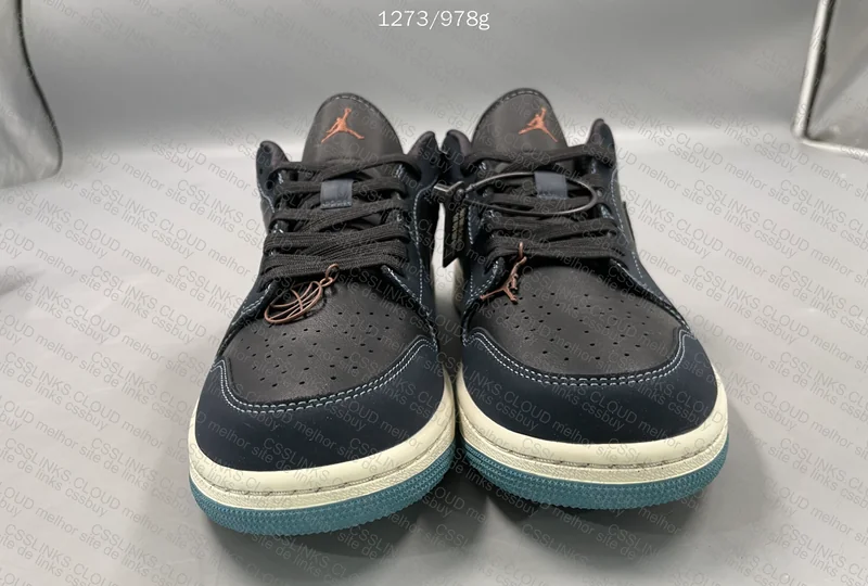 Nike Air Jordan 1 Black Dark Obsidian 4