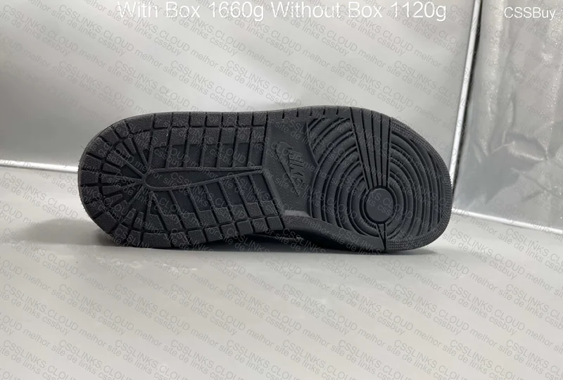 Nike Air Jordan 1 Cactus Jack Black Phantom 4