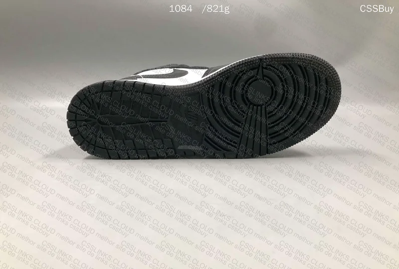 Nike Air Jordan 1 Carbon Fiber 3