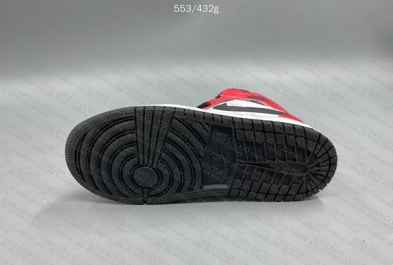 Nike Air Jordan 1 Chicago Kids 3