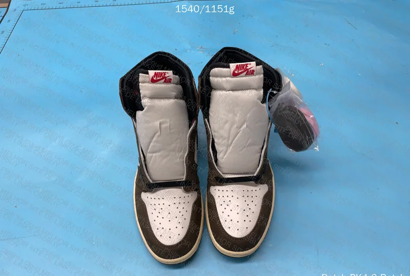 nike Air Jordan 1 High - CJ x Travis Scott "Reverse Mocha" 3