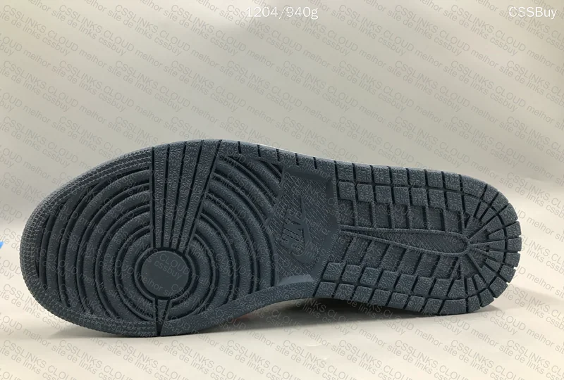 Nike Air Jordan 1 Low 4