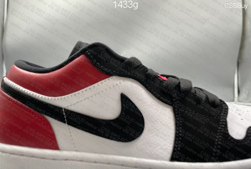 Nike Air Jordan 1 Low 'Black Toe' 4