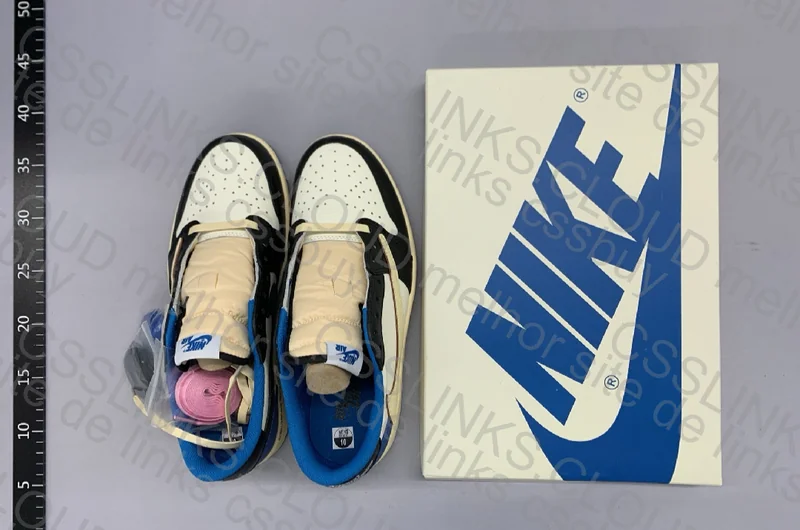 Nike Air Jordan 1 Low Fragment x Travis Scott