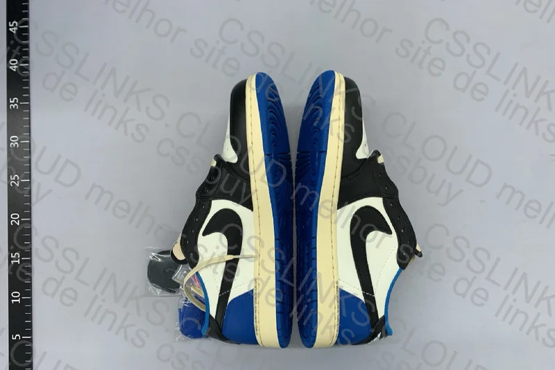 Nike Air Jordan 1 Low Fragment x Travis Scott 2
