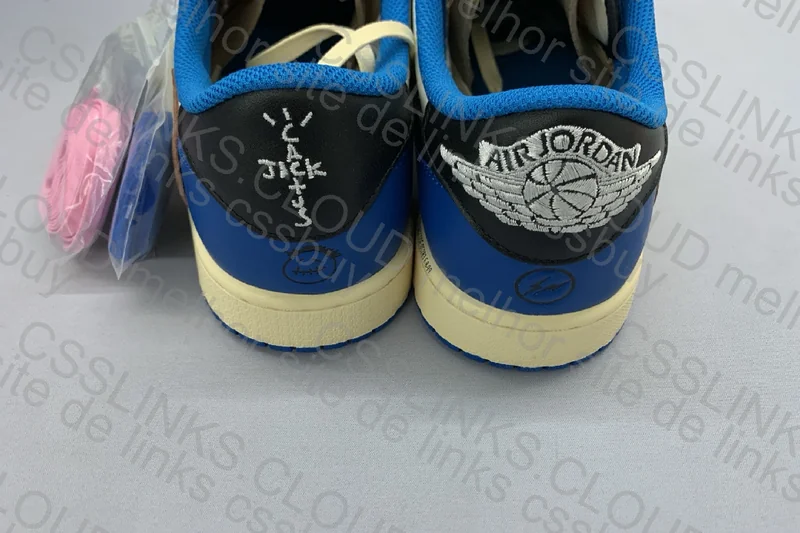 Nike Air Jordan 1 Low Fragment x Travis Scott 3