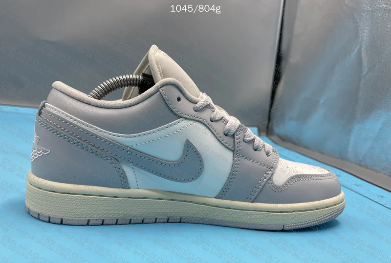 Nike Air Jordan 1 Low Neutral Grey 4