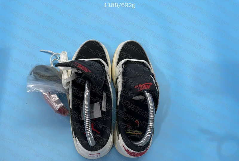 Nike Air Jordan 1 Low OG x Travis Scott “Reverse Mocha”. 5