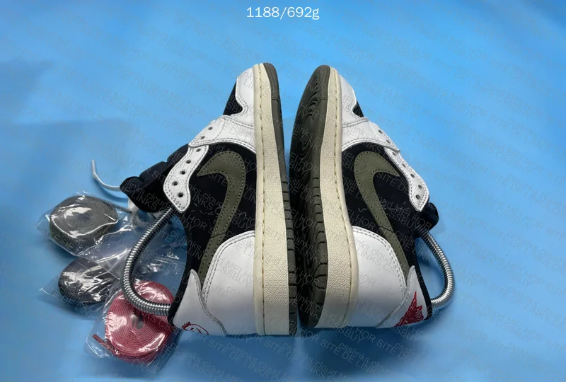 Nike Air Jordan 1 Low OG x Travis Scott “Reverse Mocha”. 6