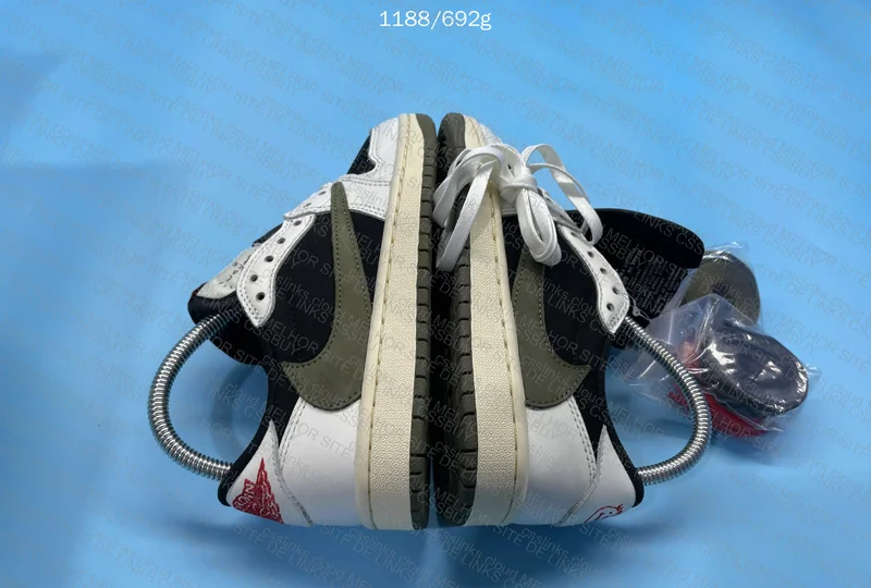 Nike Air Jordan 1 Low OG x Travis Scott “Reverse Mocha”. 7
