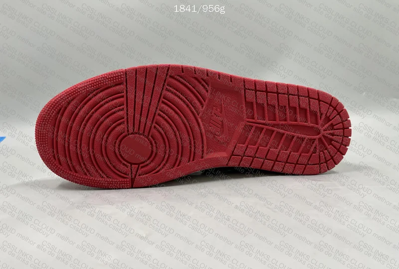 Nike Air Jordan 1 Low - Trophy Room Away 4