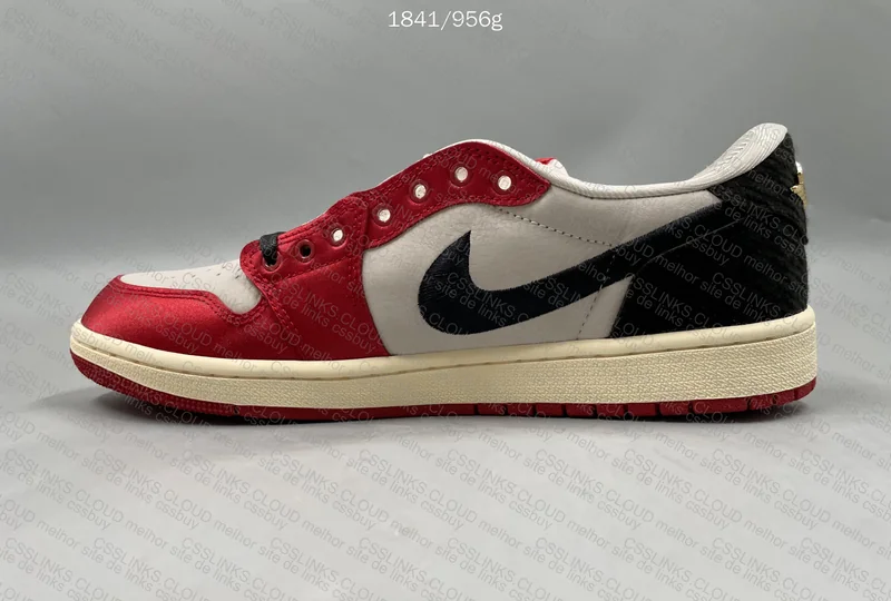 Nike Air Jordan 1 Low - Trophy Room Away 5
