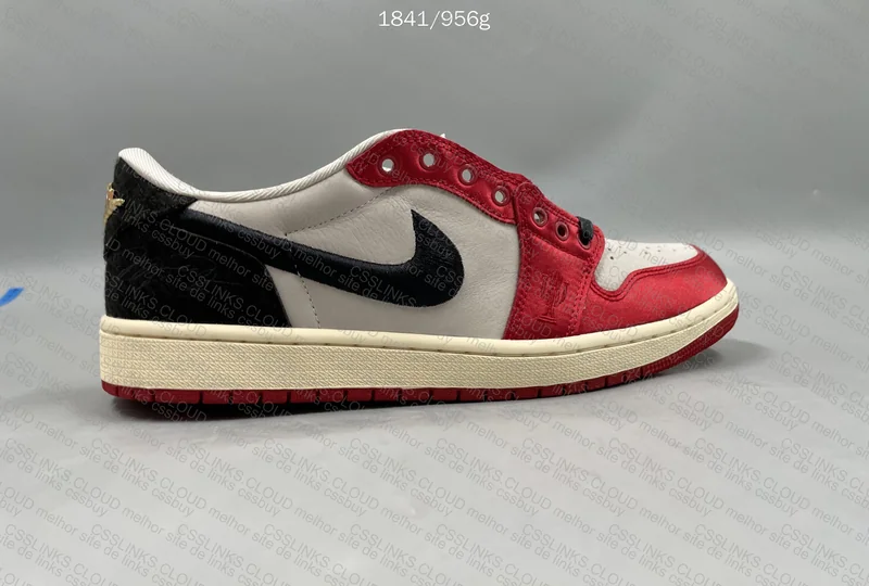 Nike Air Jordan 1 Low - Trophy Room Away 6