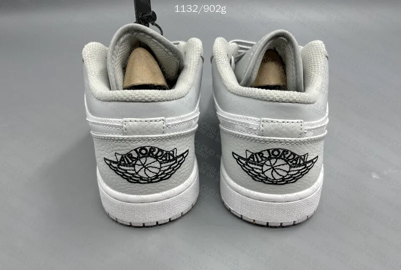 NIKE Air Jordan 1 Low White Camo 3