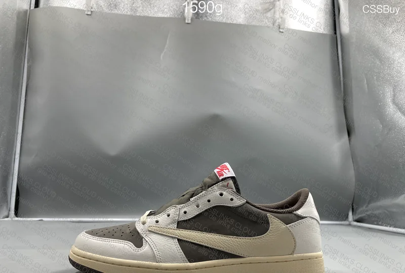 Nike Air Jordan 1 Low x Travis Scott OG 'Reverse Mocha' 9