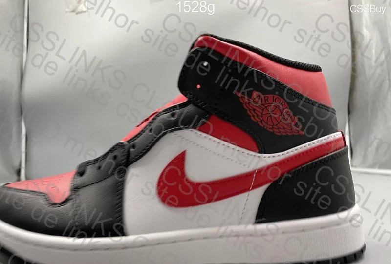 Nike Air Jordan 1 Mid 'Bred Toe' 11