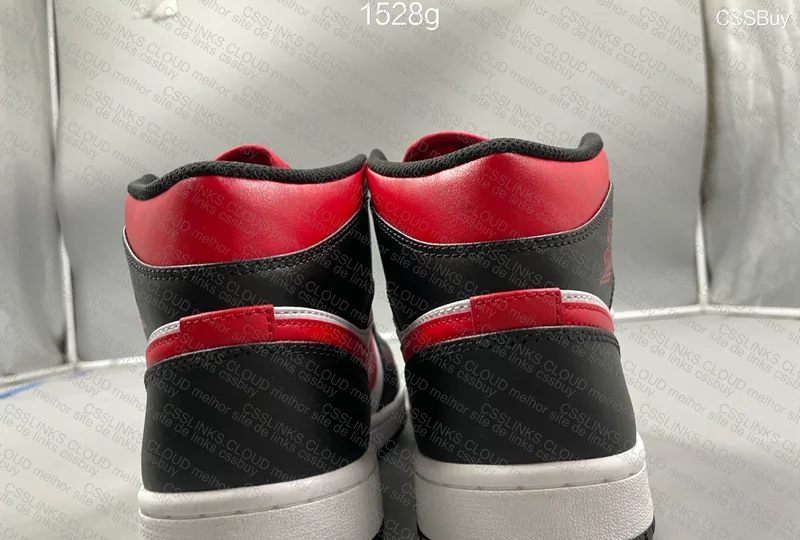 Nike Air Jordan 1 Mid 'Bred Toe' 7