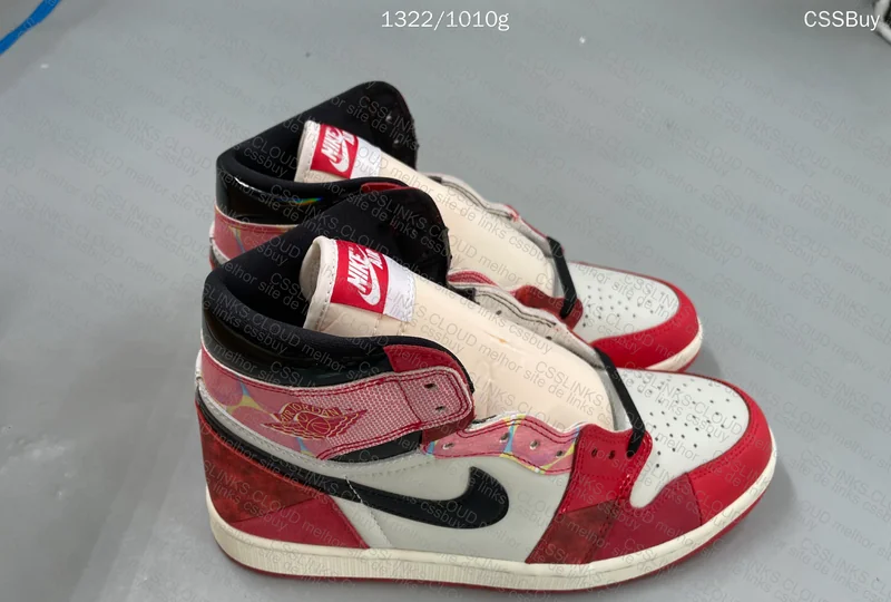 Nike Air Jordan 1 - Spiderman (GL?) 4