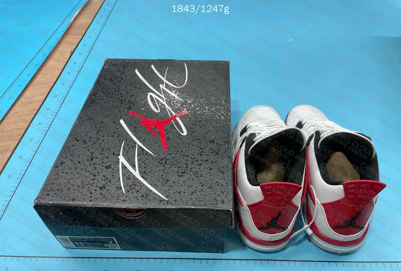 Nike Air Jordan 4