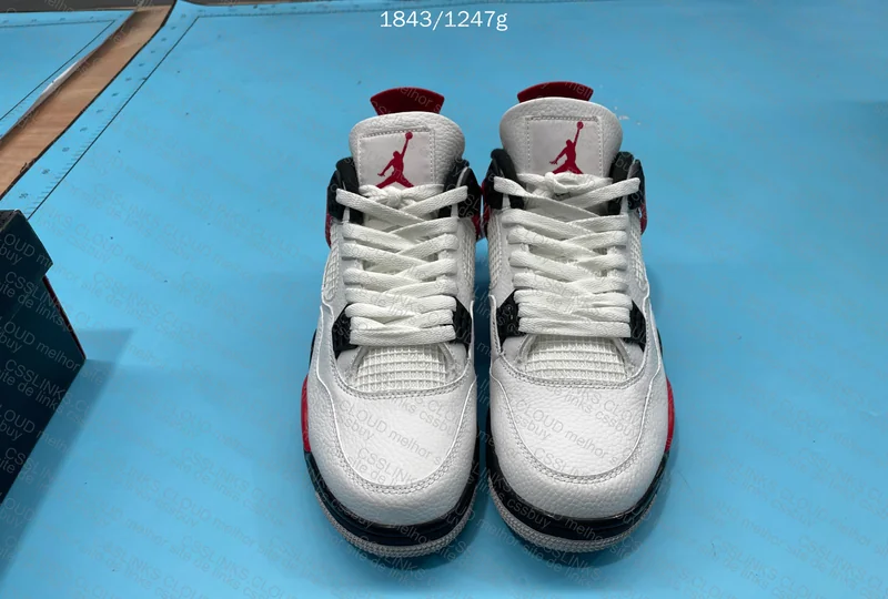 Nike Air Jordan 4 2