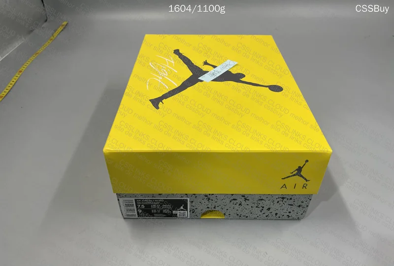 NIKE AIR JORDAN 4 " LIGHTNING " 9