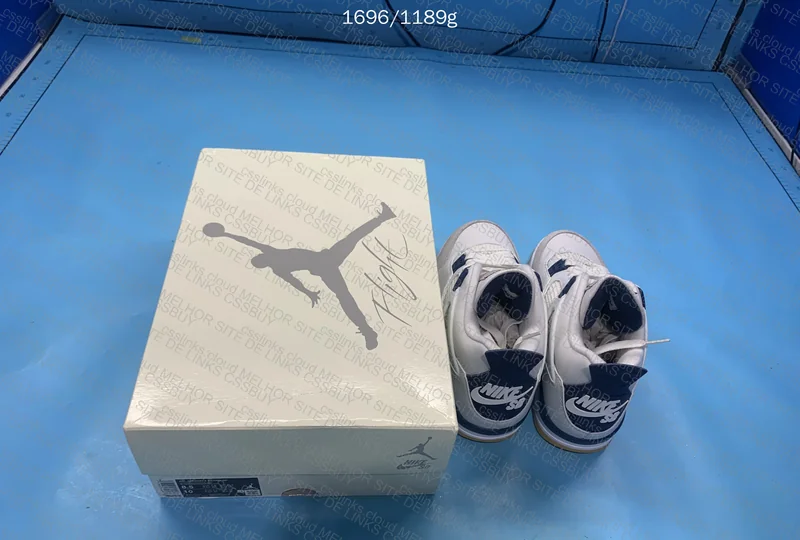 Nike Air Jordan 4 SB - Navy Blue