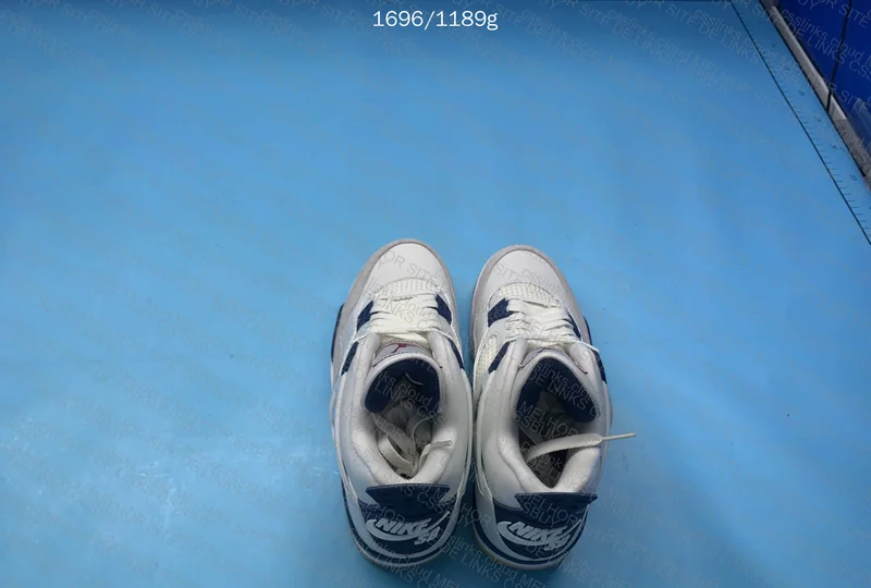 Nike Air Jordan 4 SB - Navy Blue 3