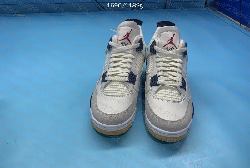 Nike Air Jordan 4 SB - Navy Blue 4