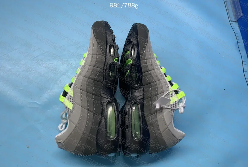 Nike Air Max 95 Neon 7