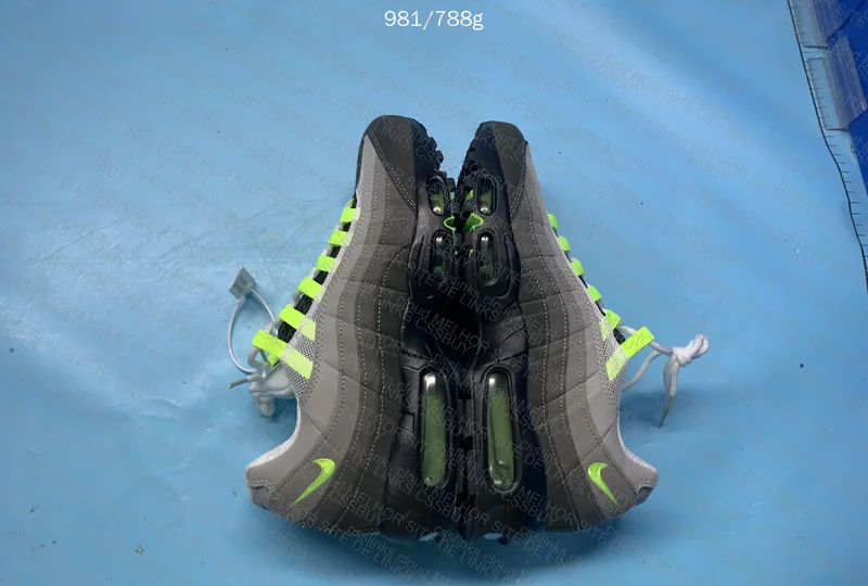 Nike Air Max 95 Neon 8