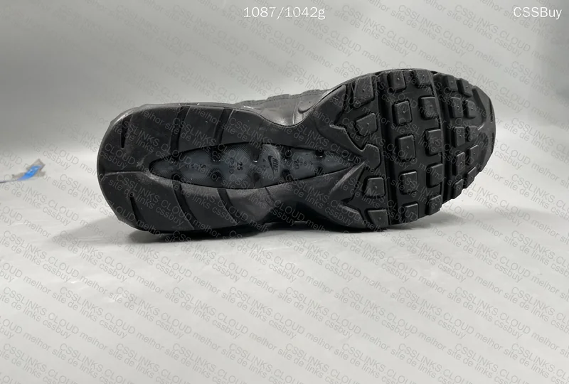 Nike Air Max 95 Triple Black 4