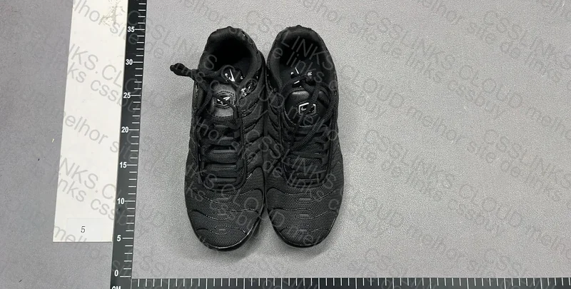 NIKE Air Max Plus 3
