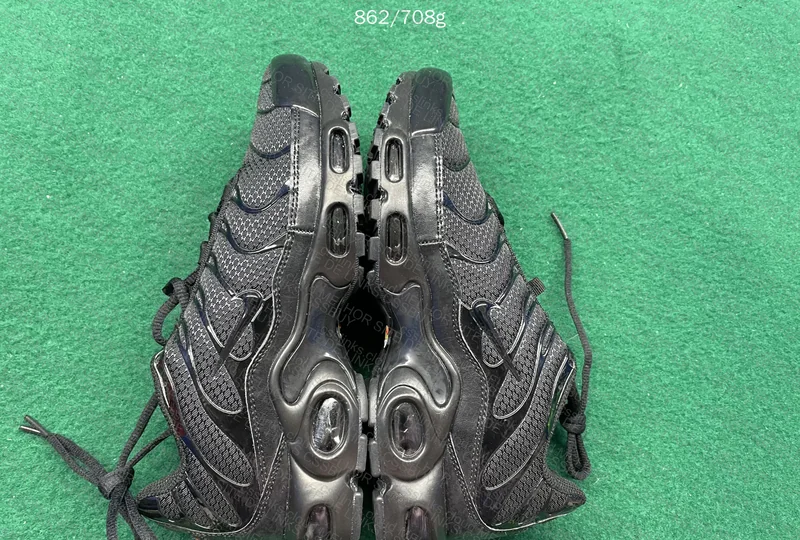 NIKE AIR MAX PLUS TN
