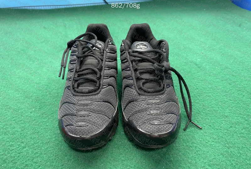 NIKE AIR MAX PLUS TN 4