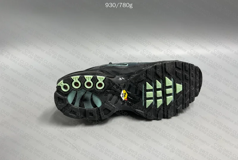 Nike Air Max Plus TN - CW Particle Vapor - Putian 3