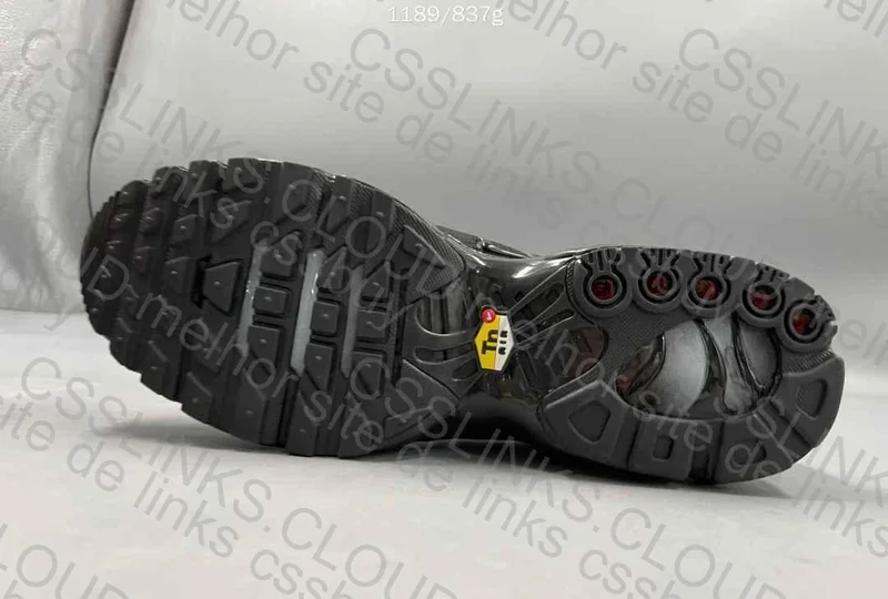 nike air max plus tn triple black 4