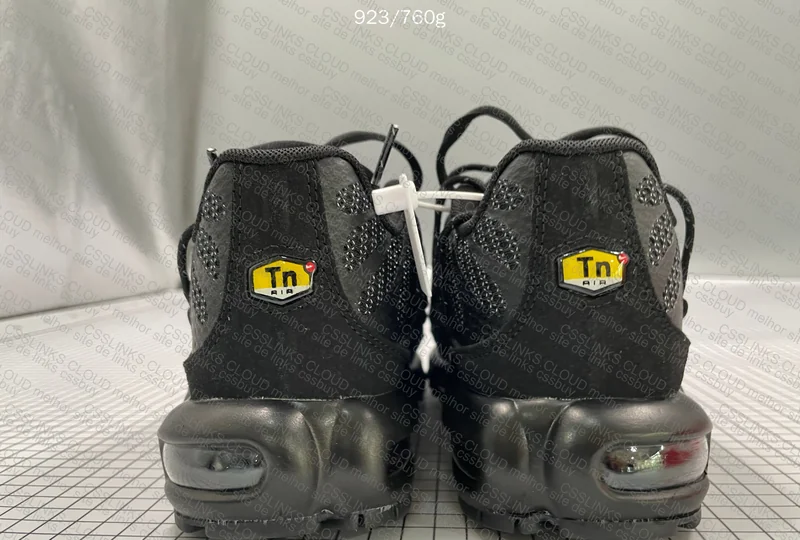 Nike Air Max Plus Utility 'Black Metallic Silver' 3