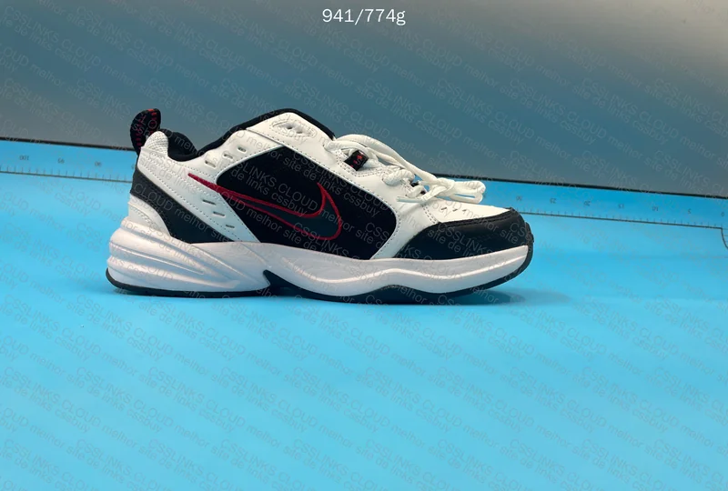 Nike Air Monarch IV RL? Flaw on Toe 2