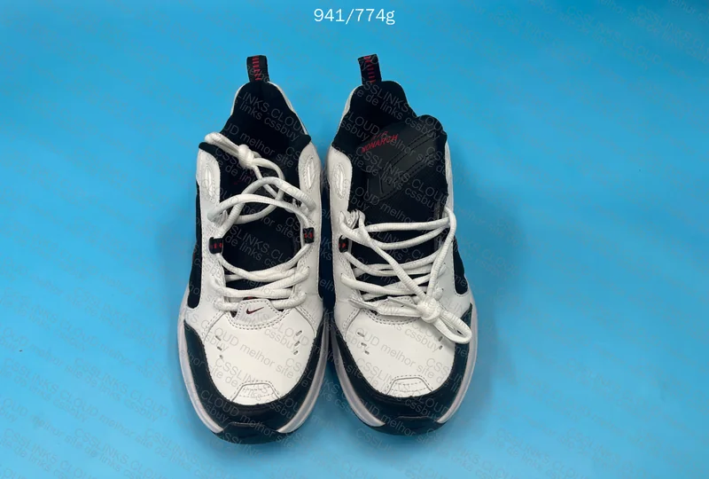 Nike Air Monarch IV RL? Flaw on Toe 4