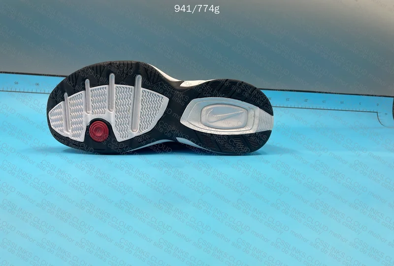 Nike Air Monarch IV RL? Flaw on Toe 9