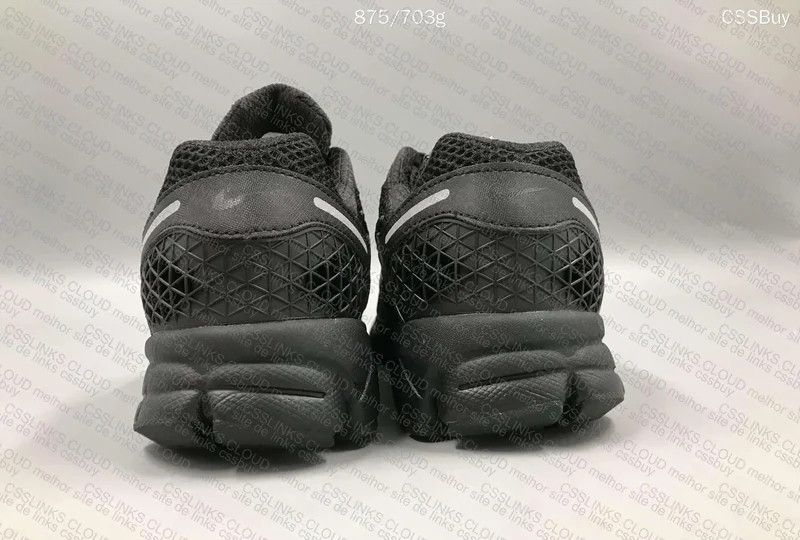 Nike Air Zoom Vomero 5 2