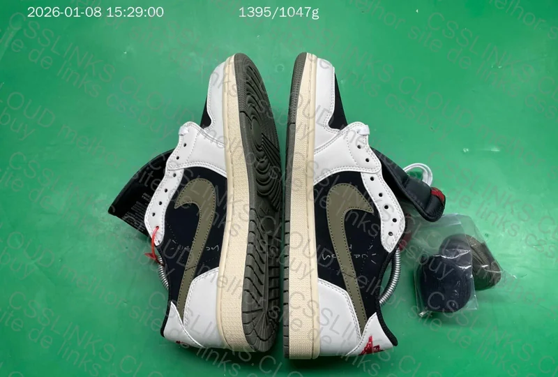 Nike AirJordan Low x Travis Scott 3