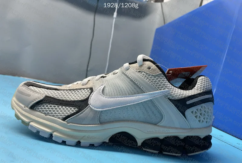 Nike AirZoom Vomero 5 5